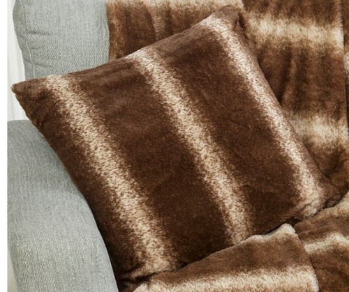 Faux fur cushion - faux, x